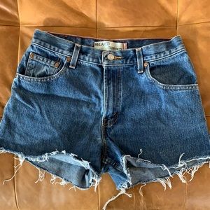 Levi cutoff shorts - size 8